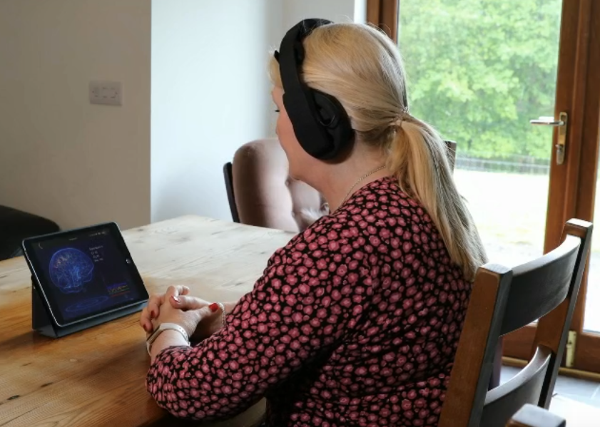 Maria using axon eeg headset
